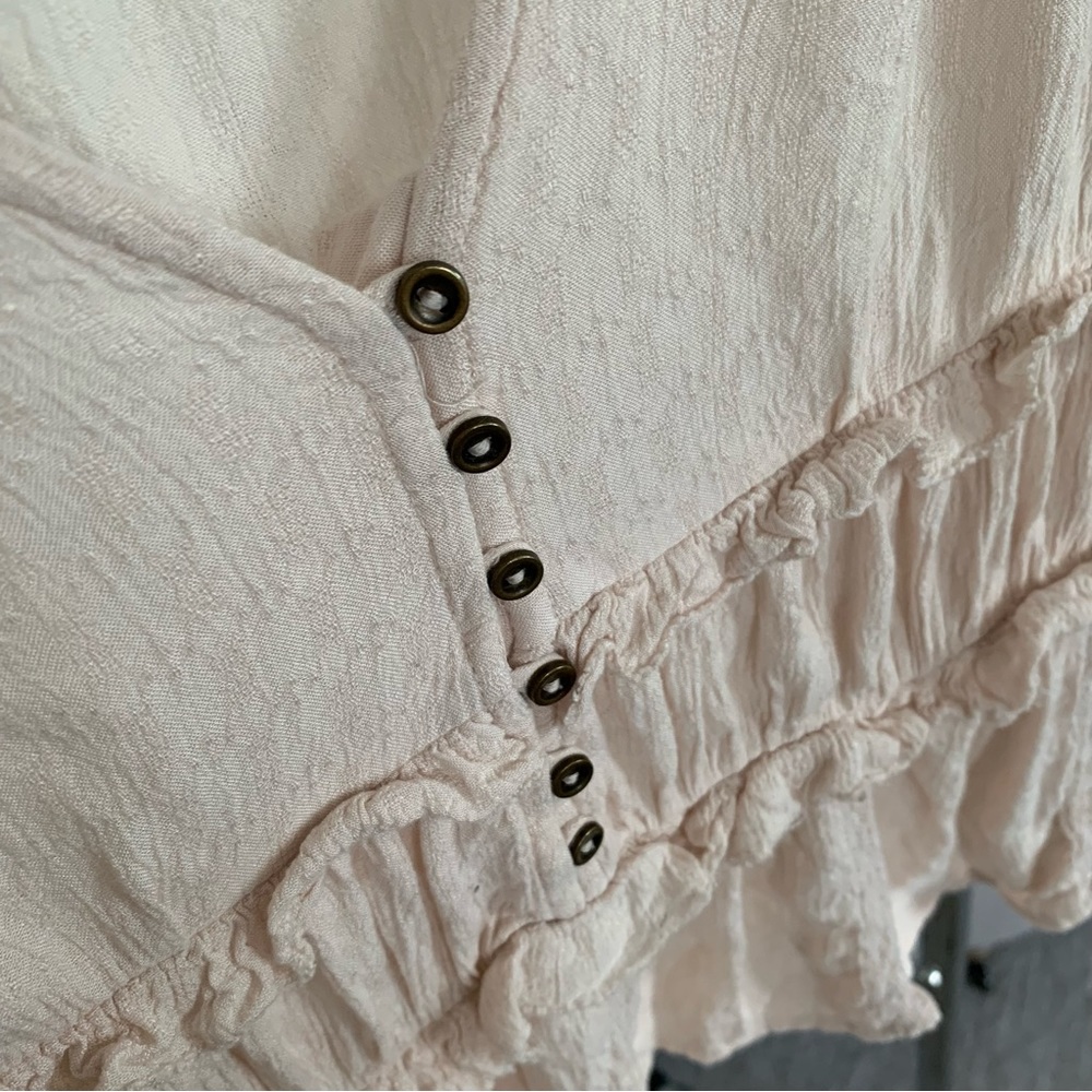 ๐ชด$5/25๐ชด American Eagle Blush Pink Lace V-Neck Peplum Blouse Top Small - Picture 5 of 15
